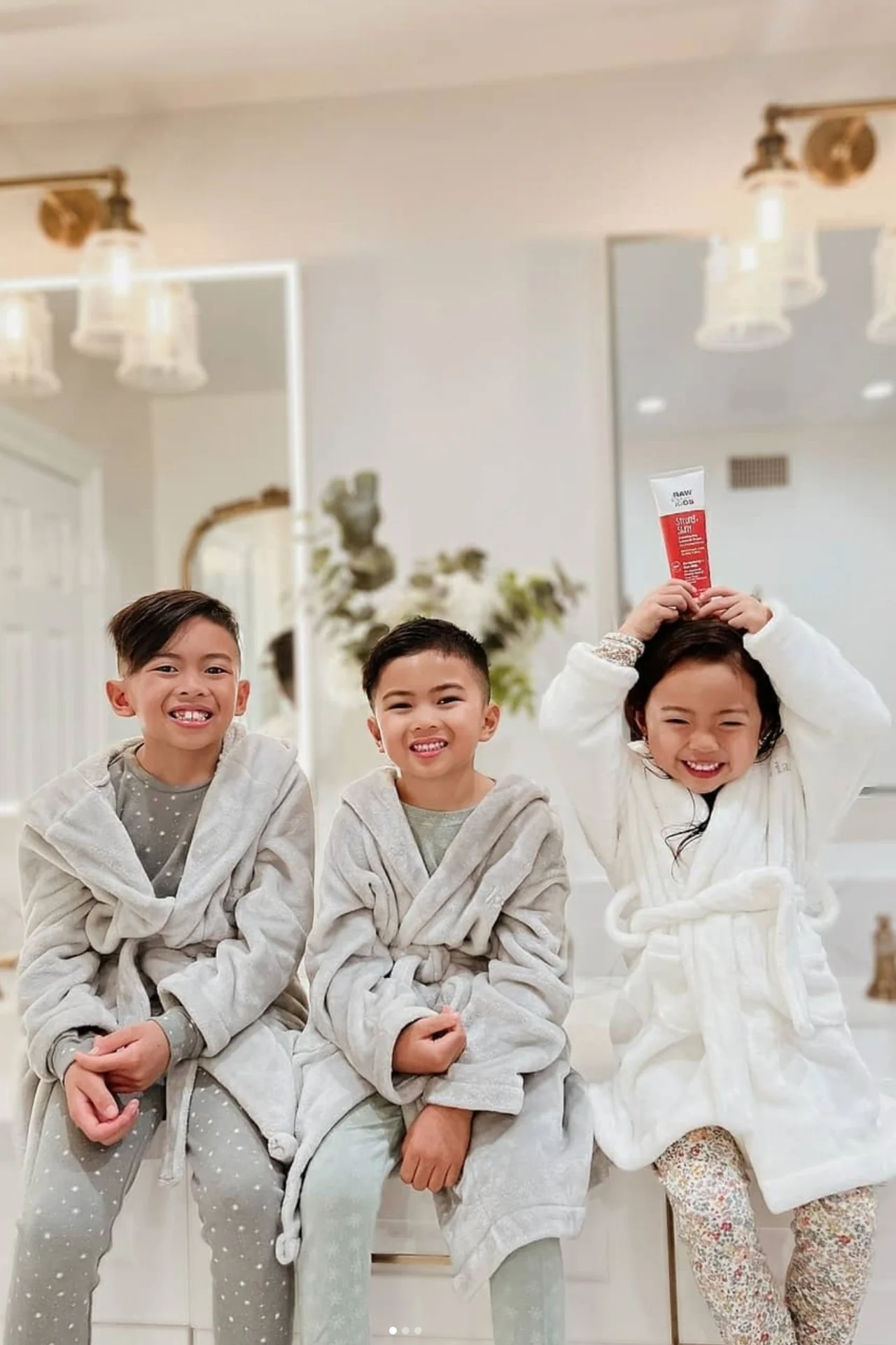 Kids' Strong + Shiny Leave-In Conditioning Cream | Strawberry + Oat Milk | 3.5 fl oz - Image 3